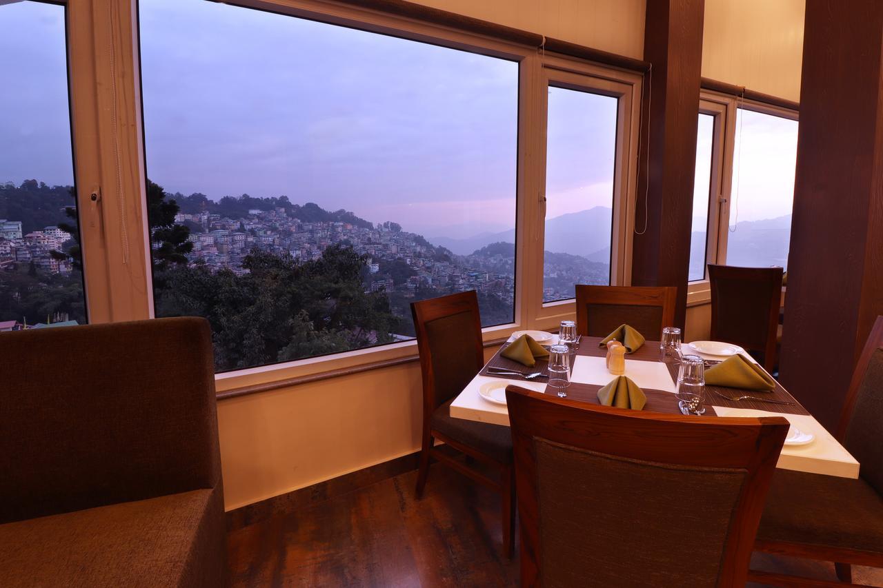 The Denzong Shangrila Gangtok Exterior foto